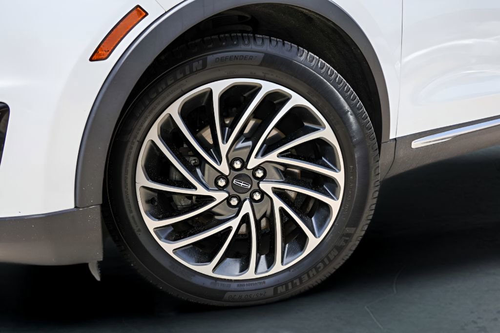 Used 2020 Lincoln Nautilus Reserve FWD image 3