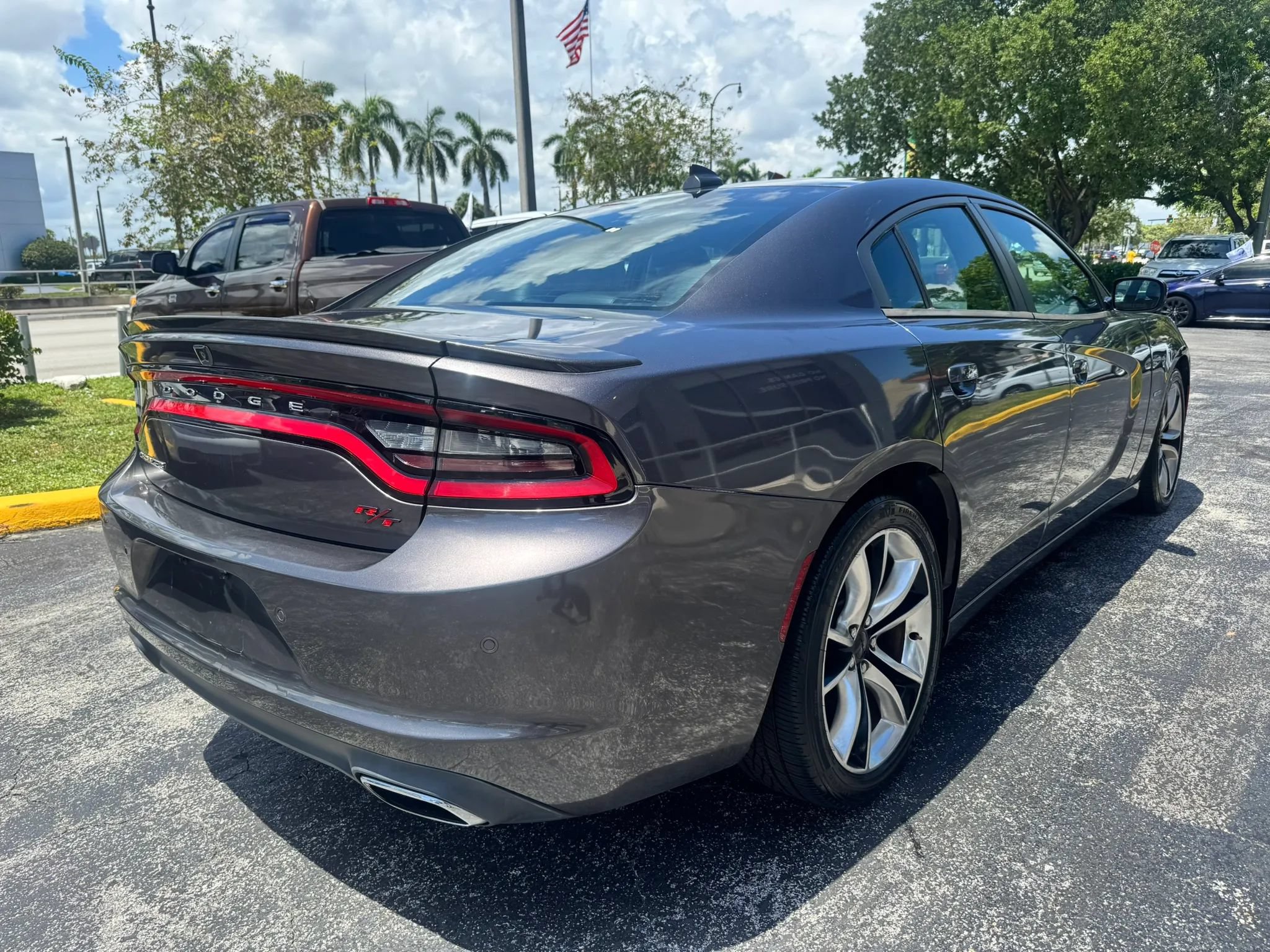 Used 2015 Dodge Charger R/T RWD image 5