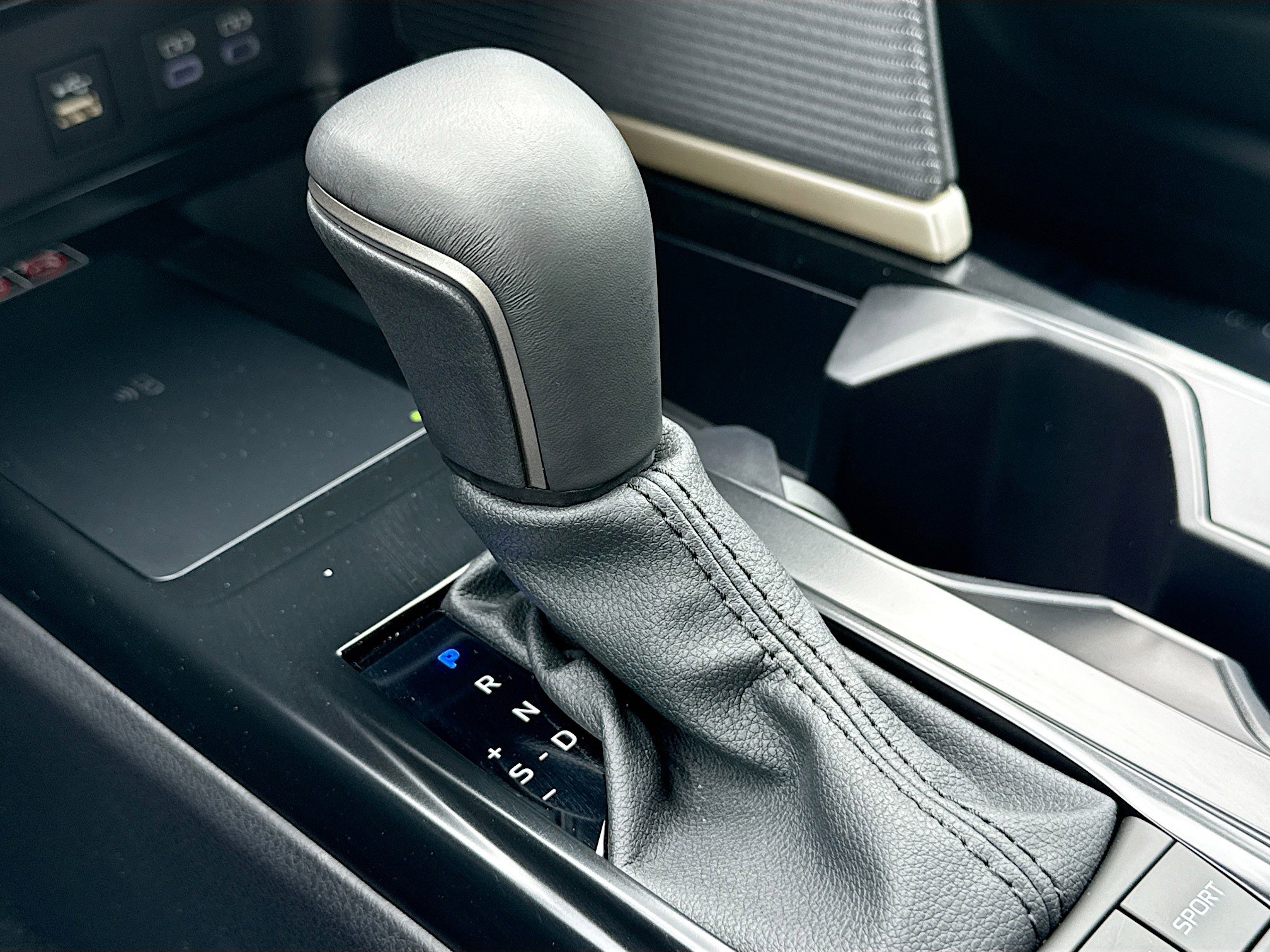 Used 2025 Toyota Camry SE image 28