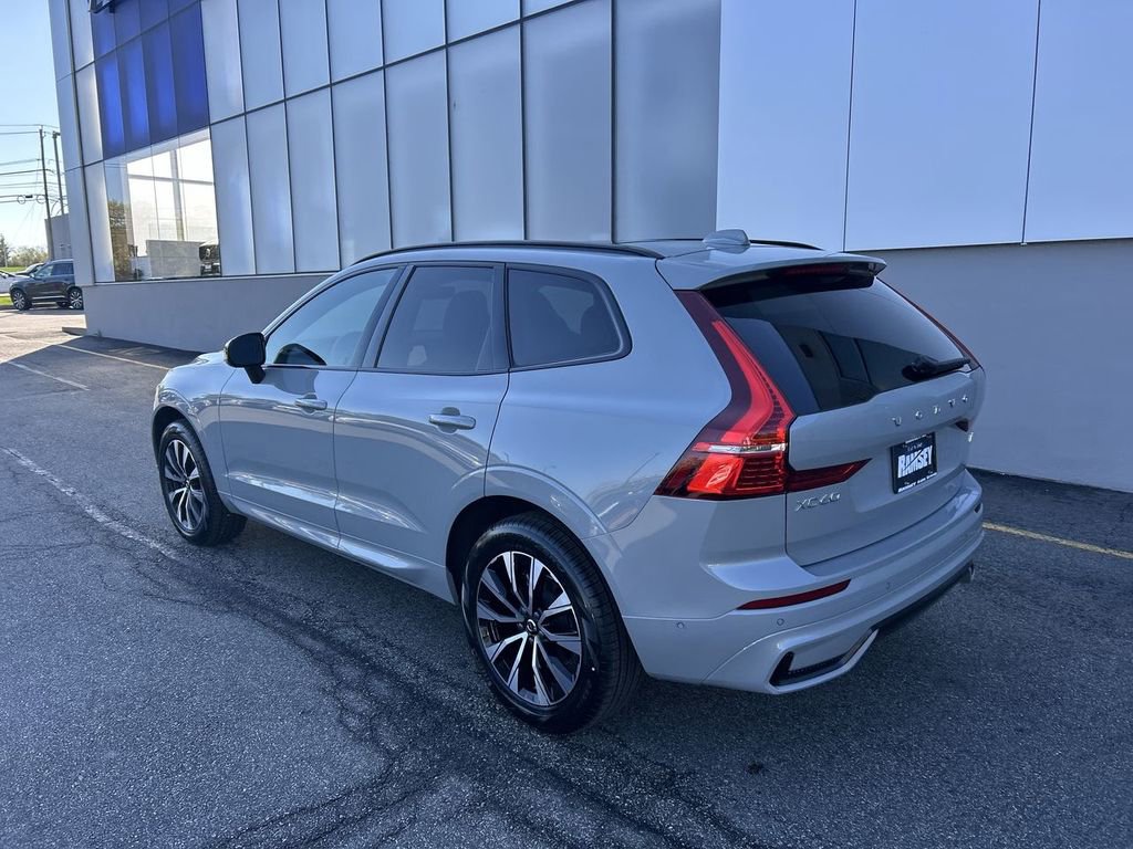 Certified 2024 Volvo XC60 B5 Plus w/ Climate Package image 6