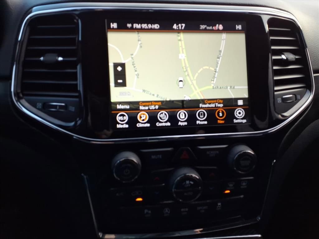 Used 2021 Jeep Grand Cherokee Laredo X image 17