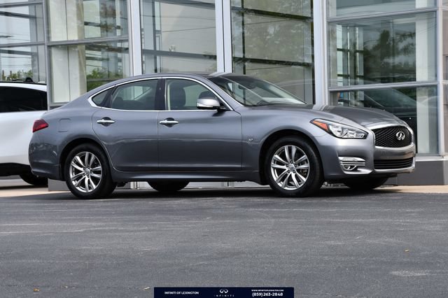 Used 2015 INFINITI Q70 3.7 w/ Deluxe Touring Package AWD/4WD video 1