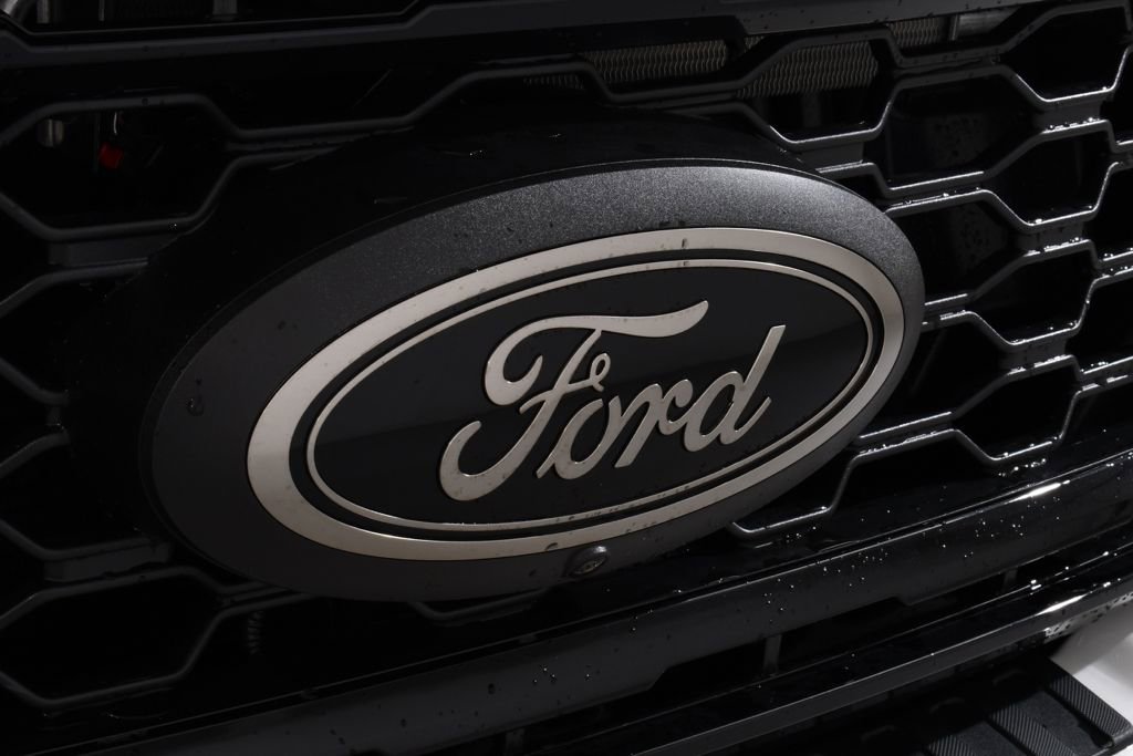 New 2026 Ford F350 Lariat w/ Black Appearance Package image 20