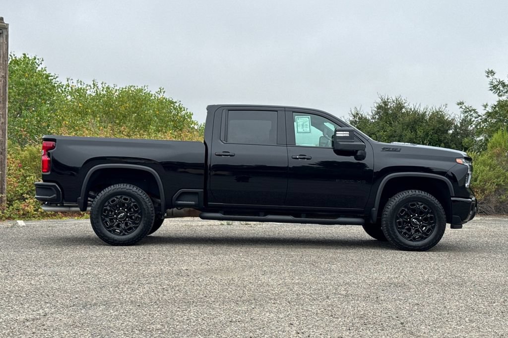 Used 2024 Chevrolet Silverado 2500 LTZ w/ LTZ Plus Package AWD/4WD image 3