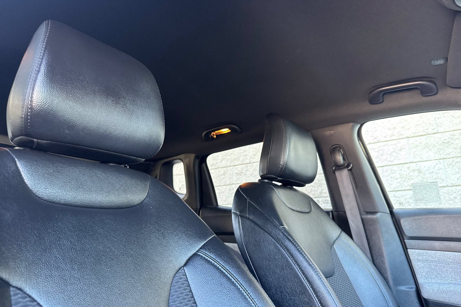 Used 2024 Jeep Compass Latitude AWD/4WD image 17