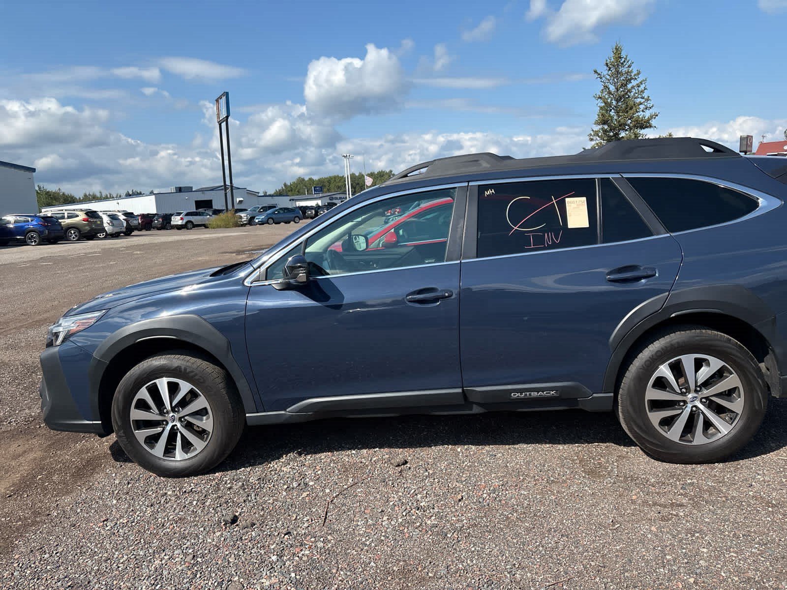 Used 2024 Subaru Outback Premium AWD/4WD image 15