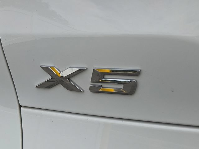 Used 2023 BMW X5 xDrive40i w/ Premium Package AWD/4WD image 34