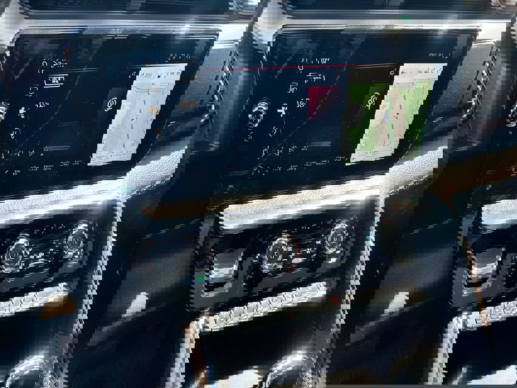 Used 2024 GMC Sierra 3500 Denali w/ Technology Package image 16