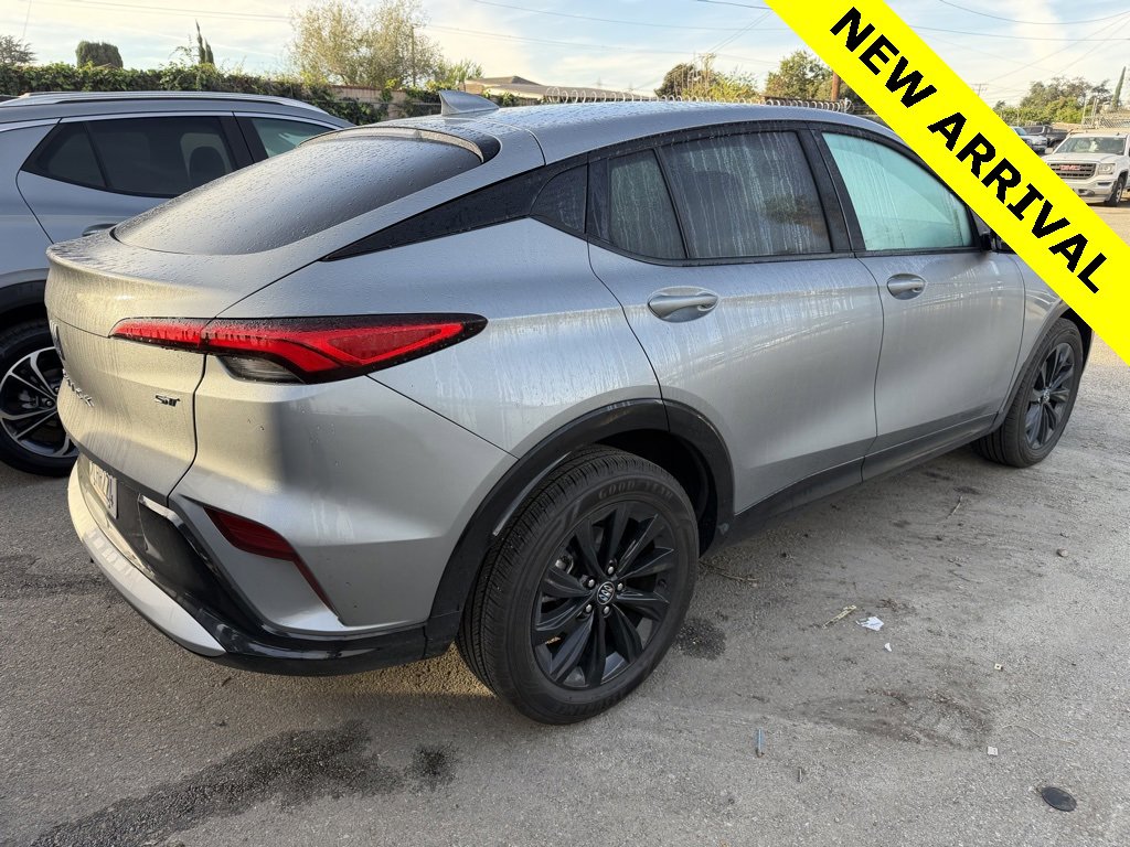 Certified 2024 Buick Envista Sport Touring w/ Convenience II Package image 3