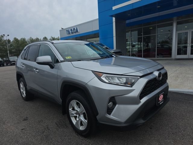 Used 2021 Toyota RAV4 XLE image 1