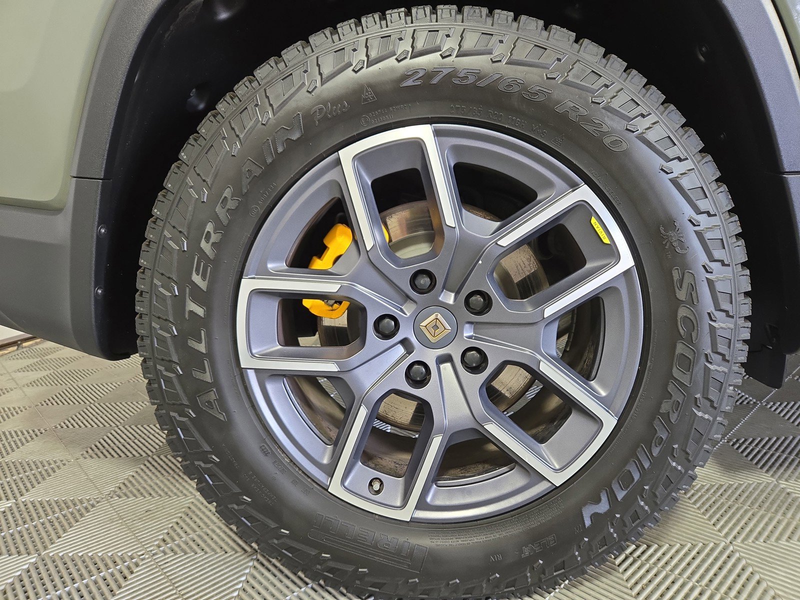 Used 2022 Rivian R1T Launch Edition image 12