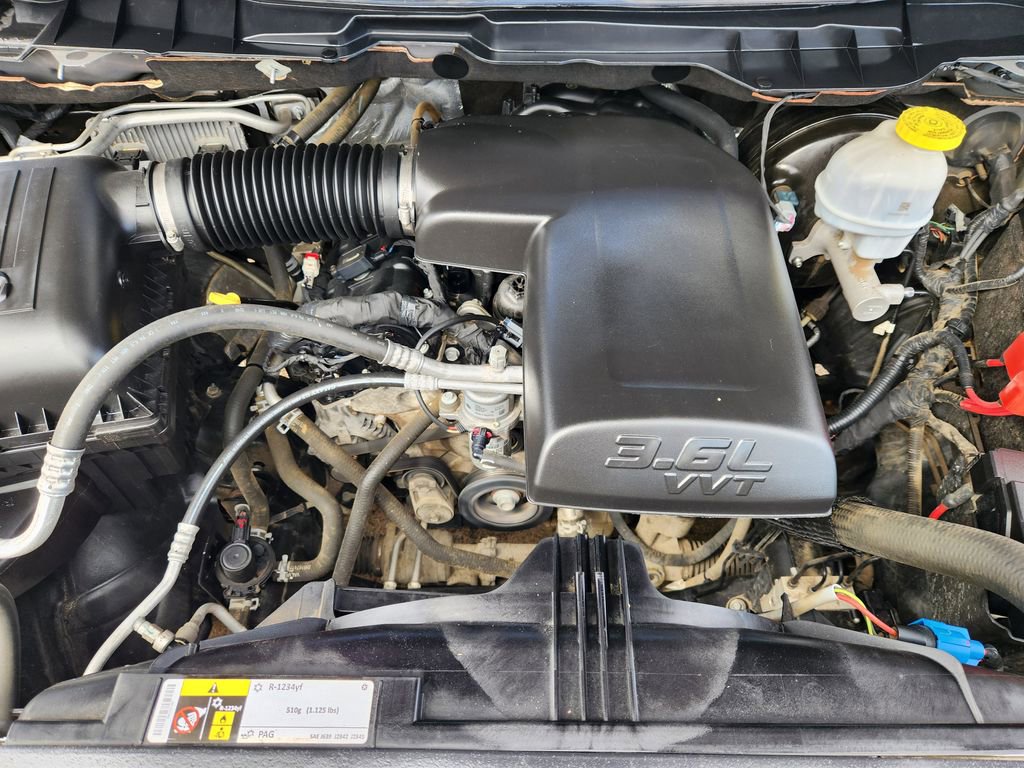 Used 2021 RAM 1500 Classic SLT image 29