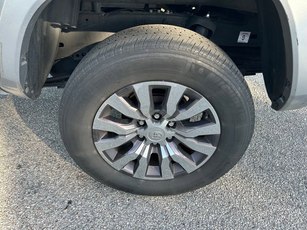Used 2020 Toyota Tacoma Limited AWD/4WD image 10