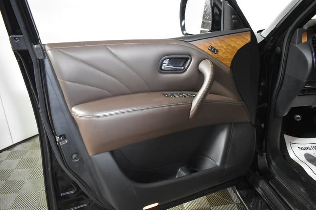 Used 2017 INFINITI QX80 Limited w/ All Season Package image 7