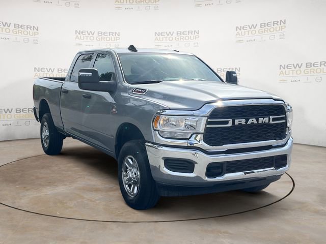 Used 2024 RAM 2500 Tradesman w/ Chrome Appearance Group image 7