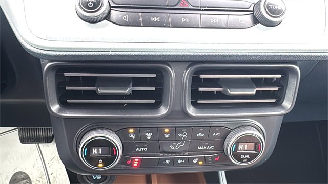 Certified 2022 Ford Maverick Lariat w/ Lariat Luxury Package image 25