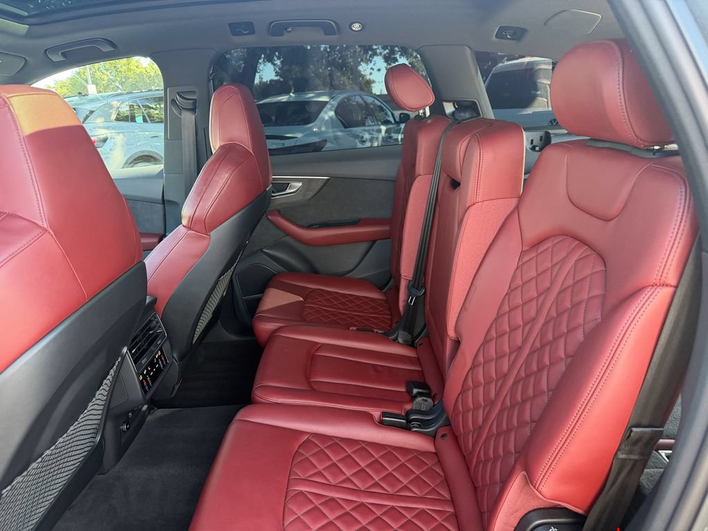 Used 2021 Audi SQ7 Premium Plus w/ Driver Assistance Package AWD/4WD image 27