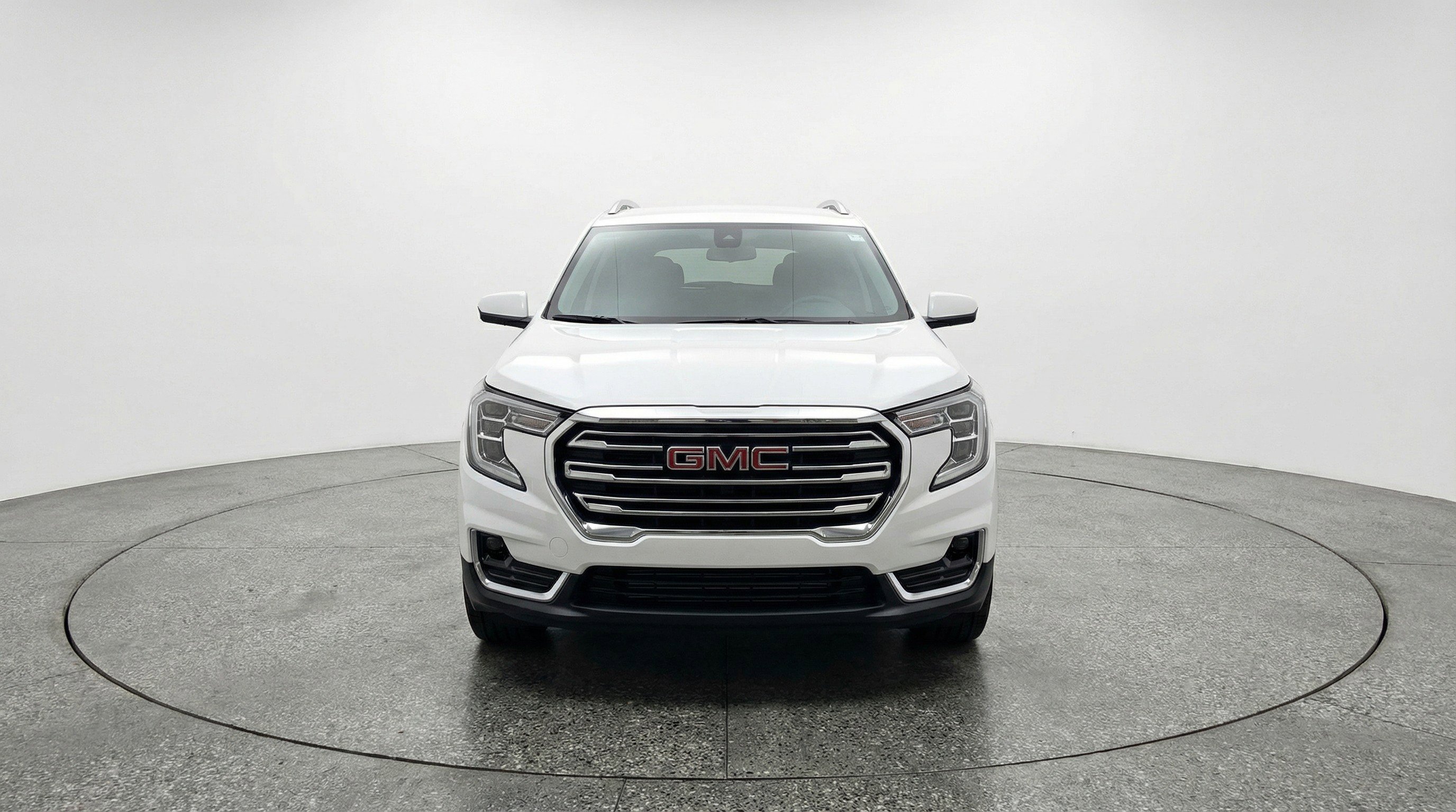 Used 2024 GMC Terrain SLT image 2