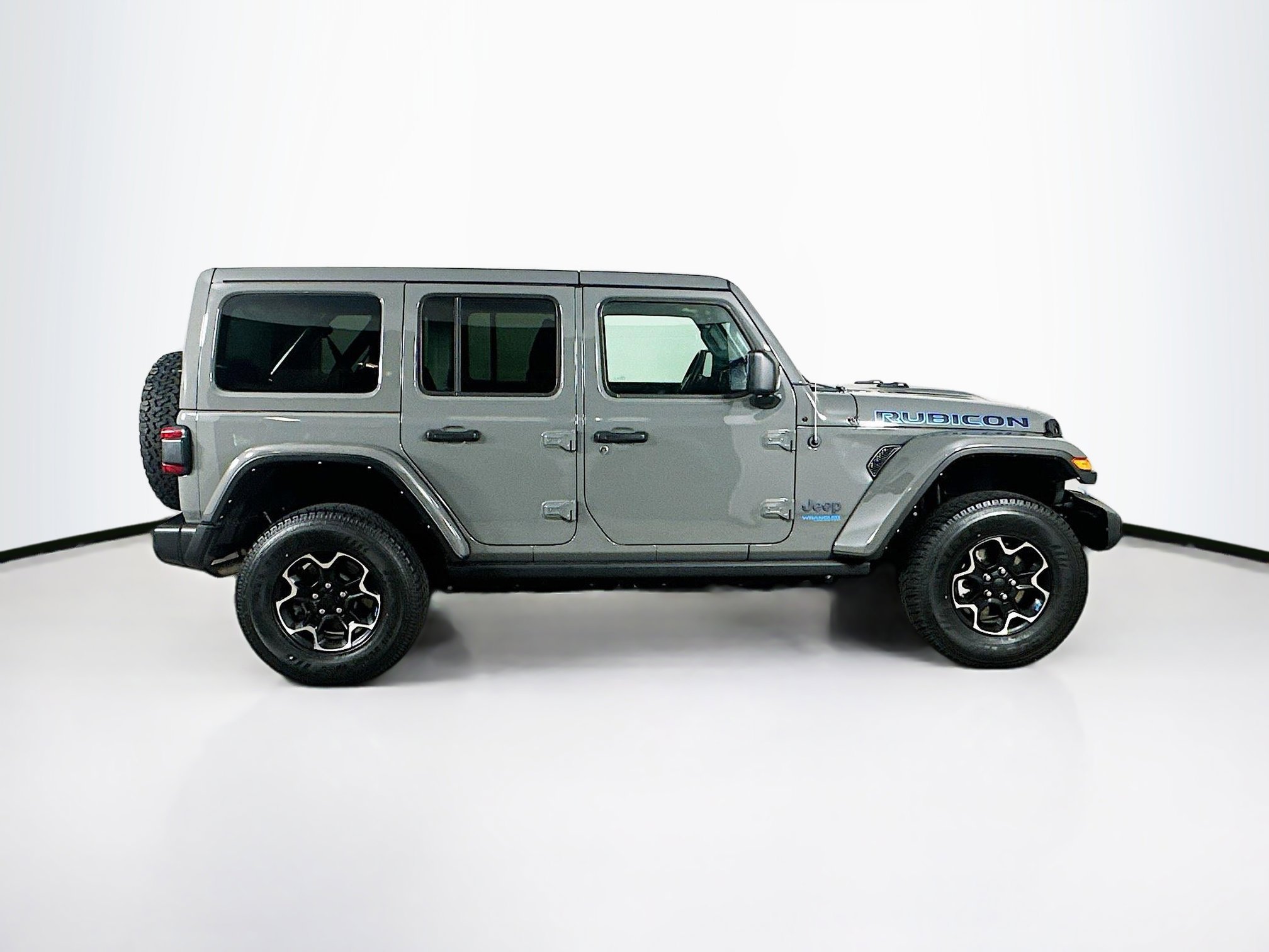 Used 2022 Jeep Wrangler Unlimited Rubicon 4xe w/ Cold Weather Group AWD/4WD image 10