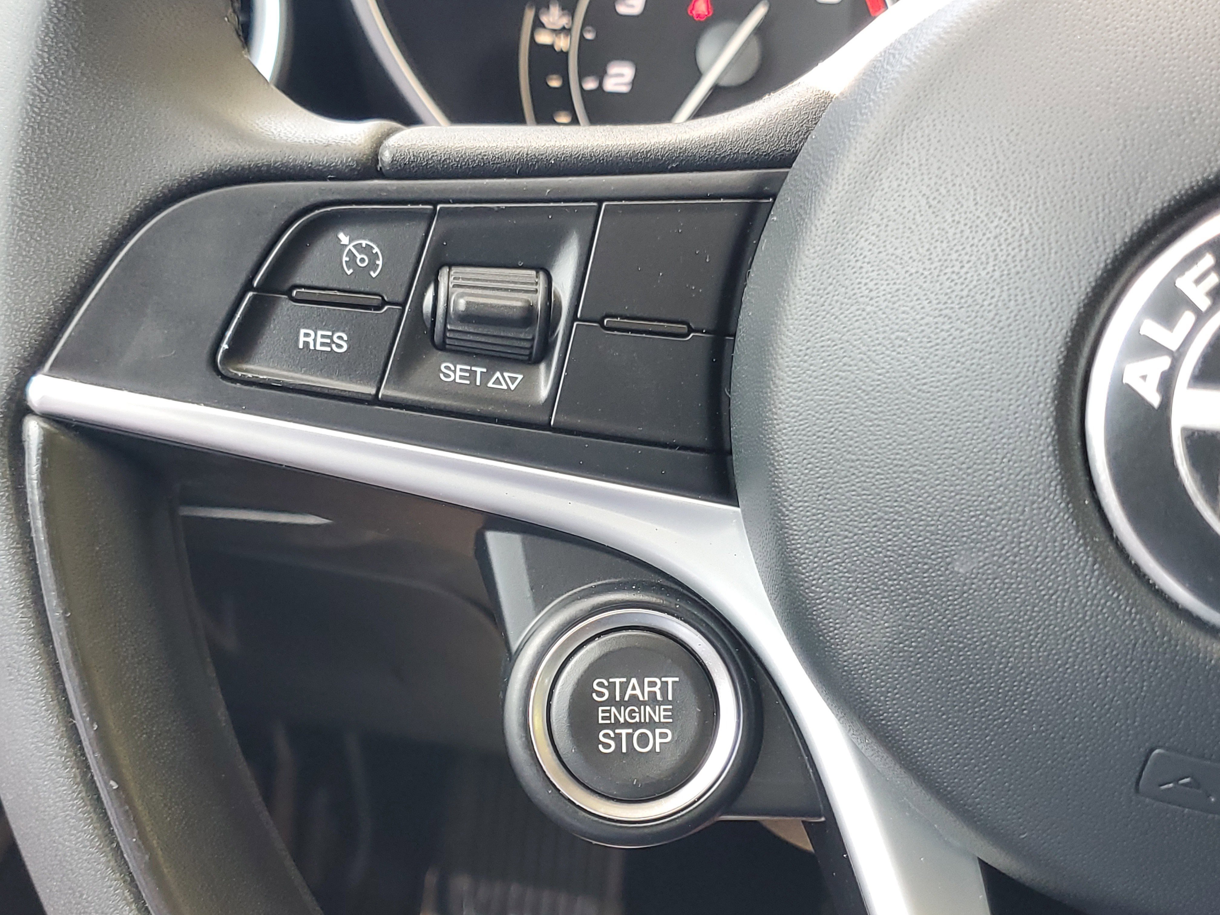 Used 2018 Alfa Romeo Giulia RWD image 21