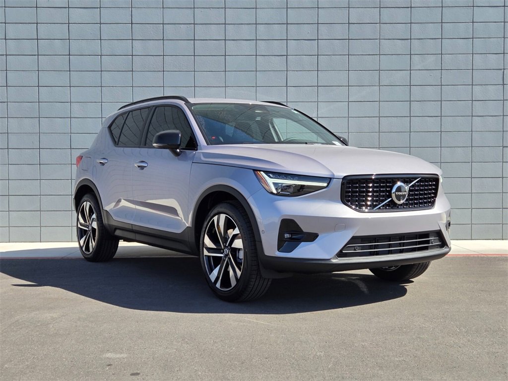 New 2026 Volvo XC40 B5 Ultra w/ Climate Package image 3
