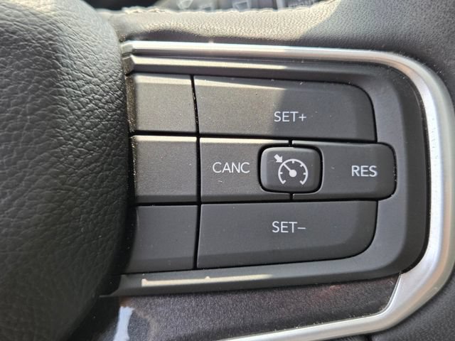 Used 2024 Jeep Wagoneer 2WD w/ Premium Group I image 30