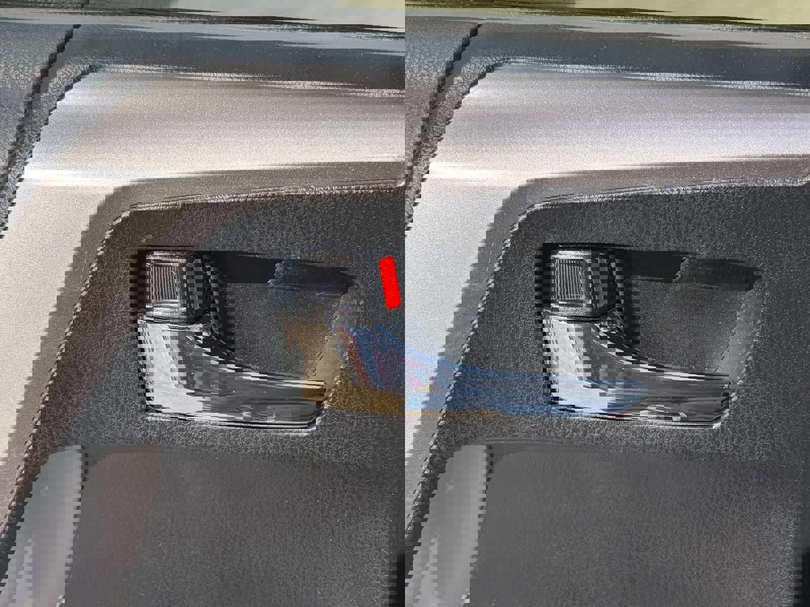 Used 2017 Toyota RAV4 XLE image 15