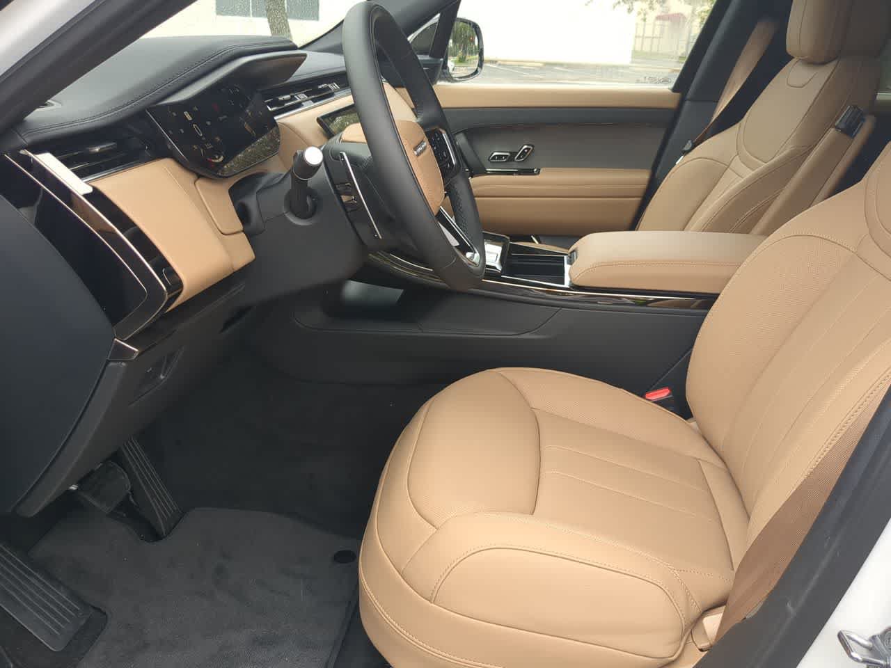 New 2027 Land Rover Range Rover Sport SE AWD/4WD image 17