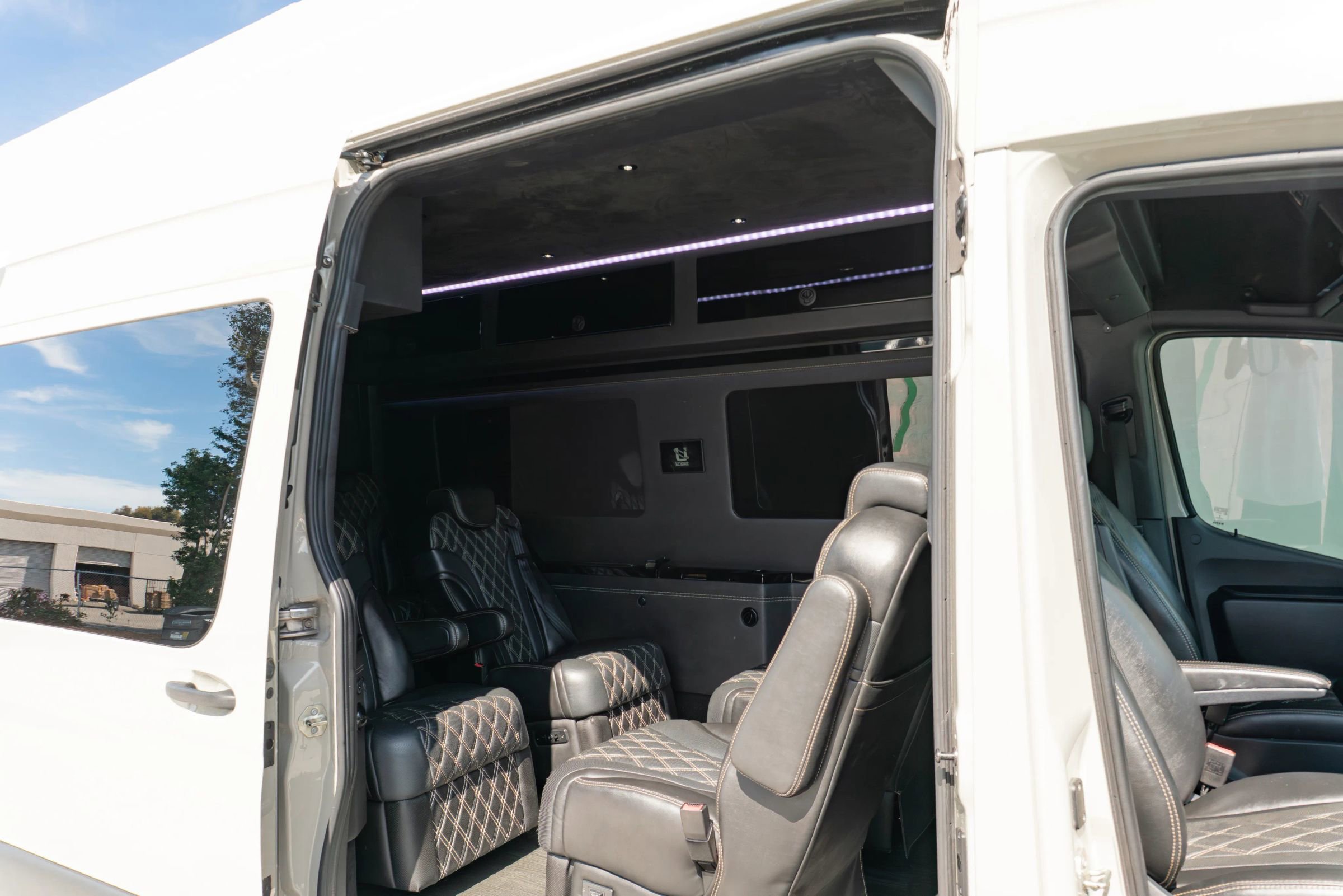 Used 2021 Mercedes-Benz Sprinter 2500 image 54