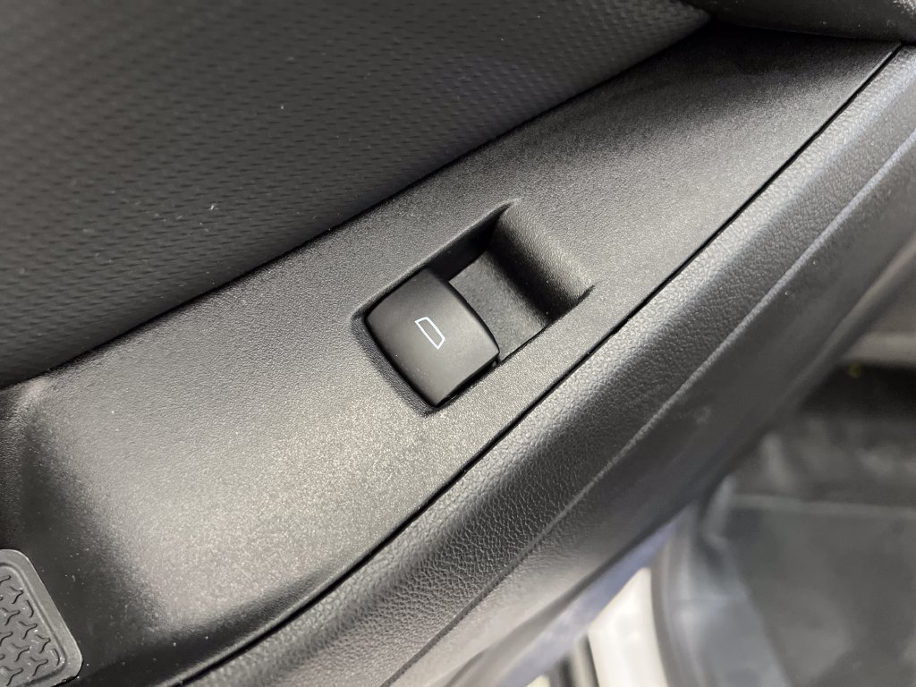 Used 2025 Chevrolet Equinox LT AWD/4WD image 20