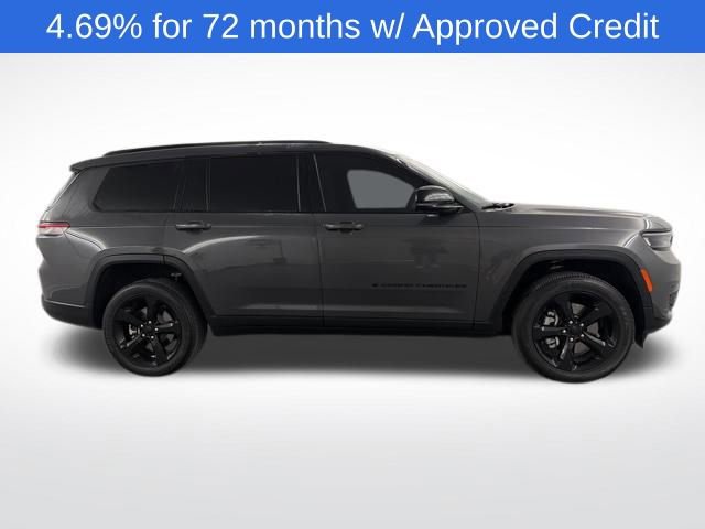 Used 2025 Jeep Grand Cherokee L Laredo image 11