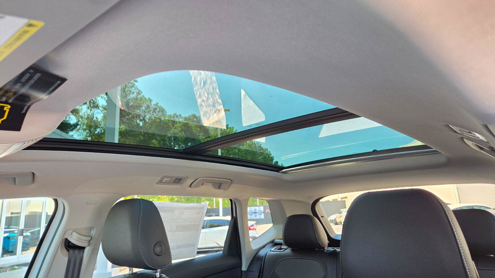New 2027 Volkswagen Taos SE FWD image 40