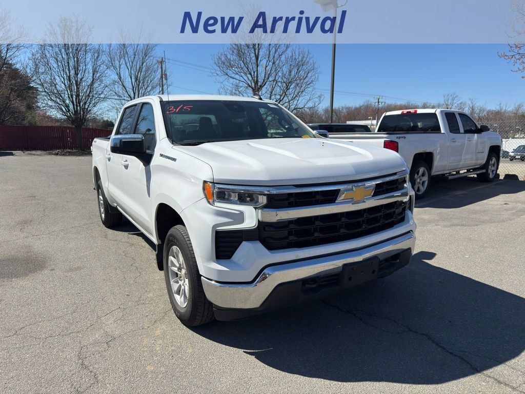 Used 2025 Chevrolet Silverado 1500 LT image 2