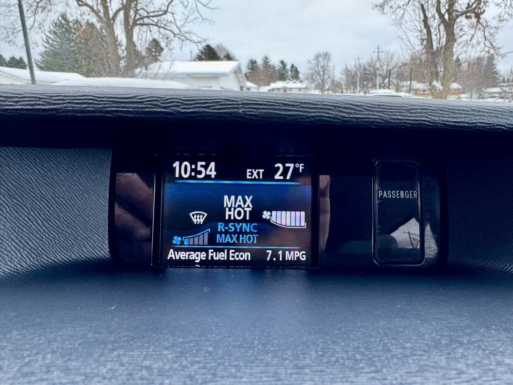 Used 2014 Toyota Sienna LE image 32