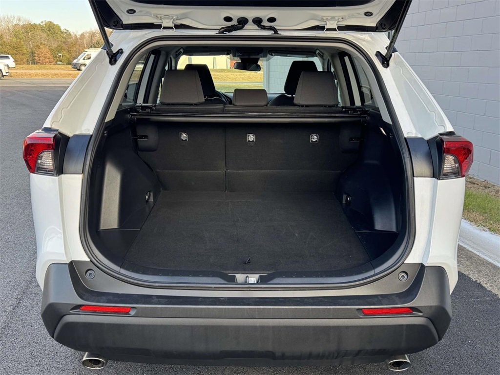 Used 2025 Toyota RAV4 XLE image 15