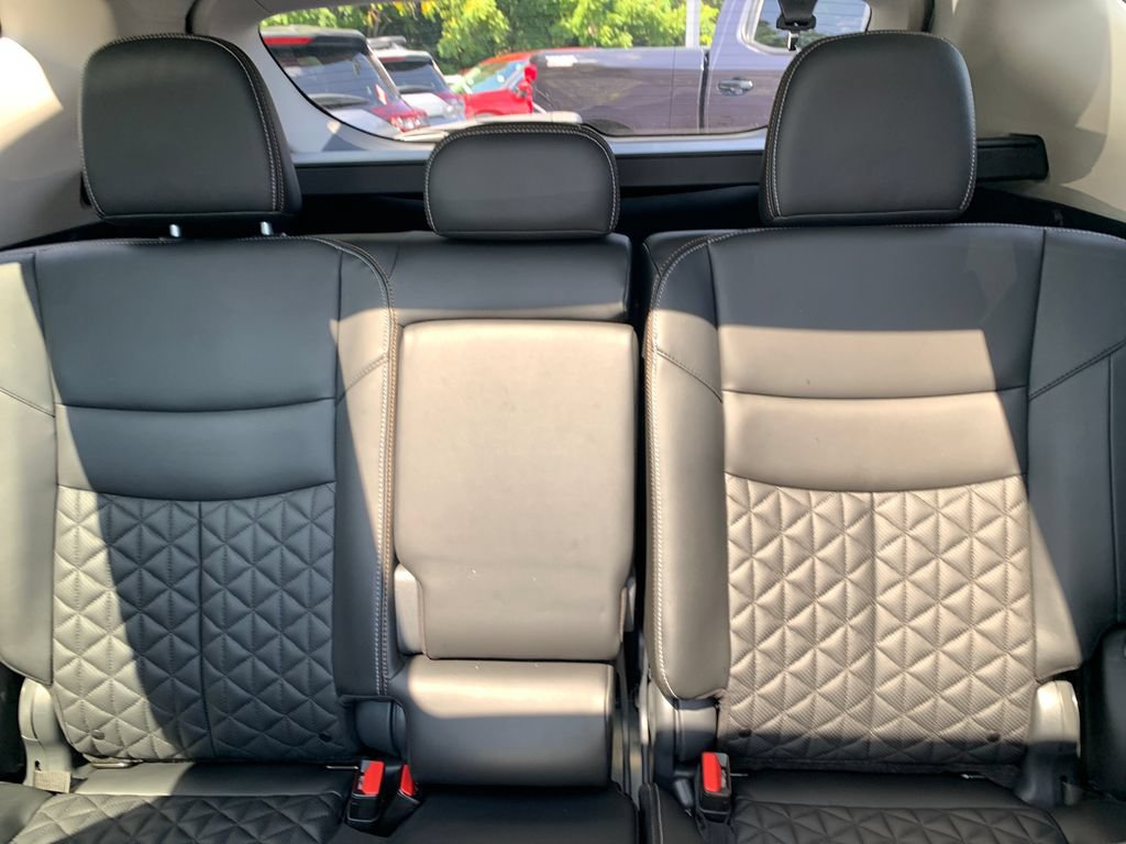 Certified 2024 Nissan Murano Platinum w/ Cargo Package FWD image 12