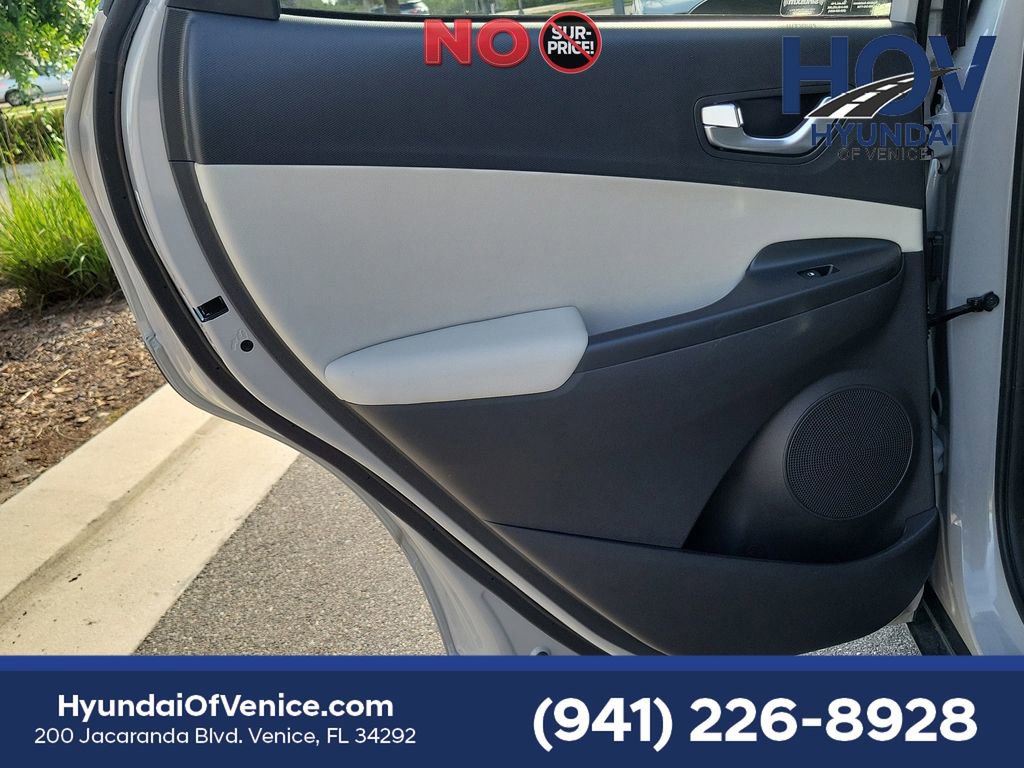 Certified 2022 Hyundai Kona Limited FWD image 18