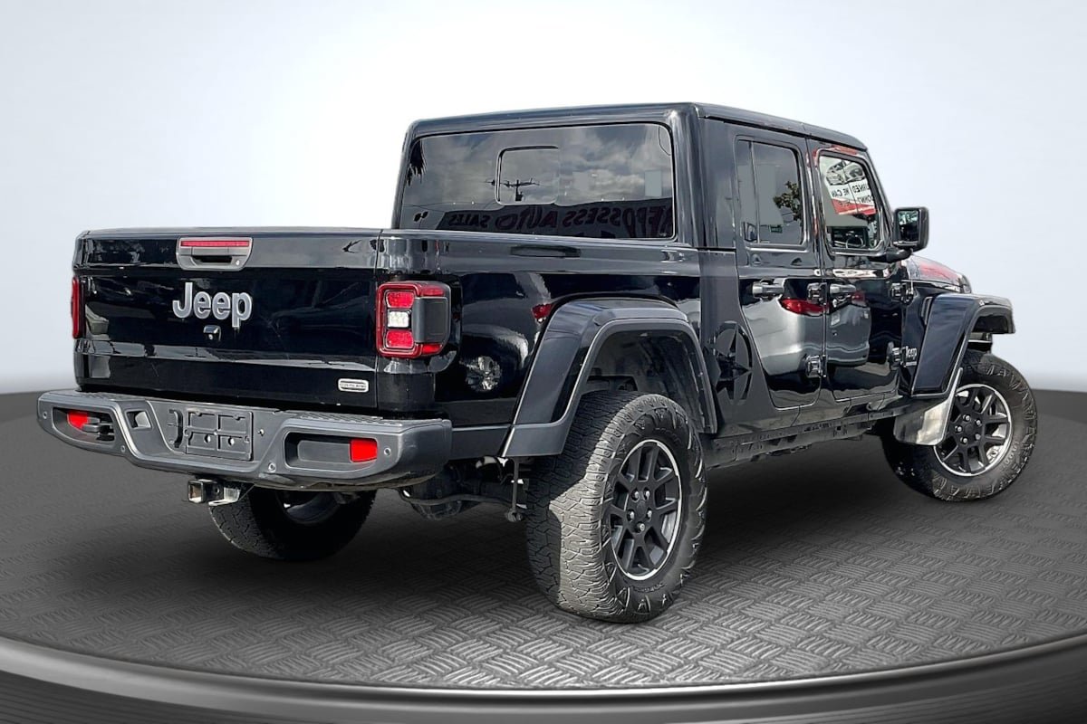 Used 2020 Jeep Gladiator Overland AWD/4WD image 13