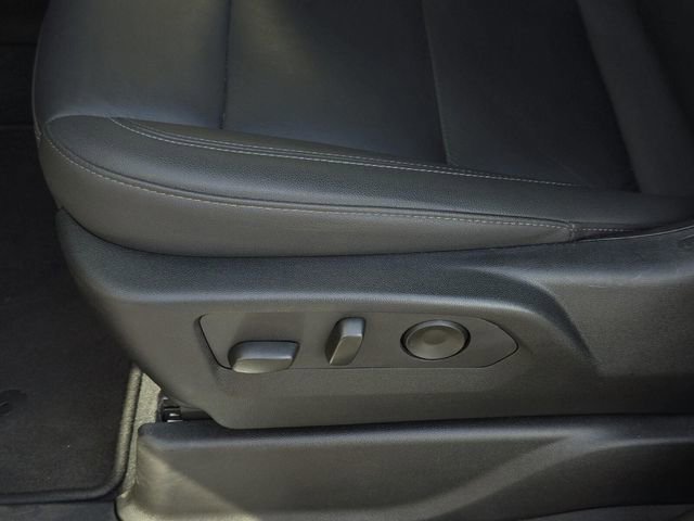 Used 2025 Chevrolet Suburban Z71 image 25