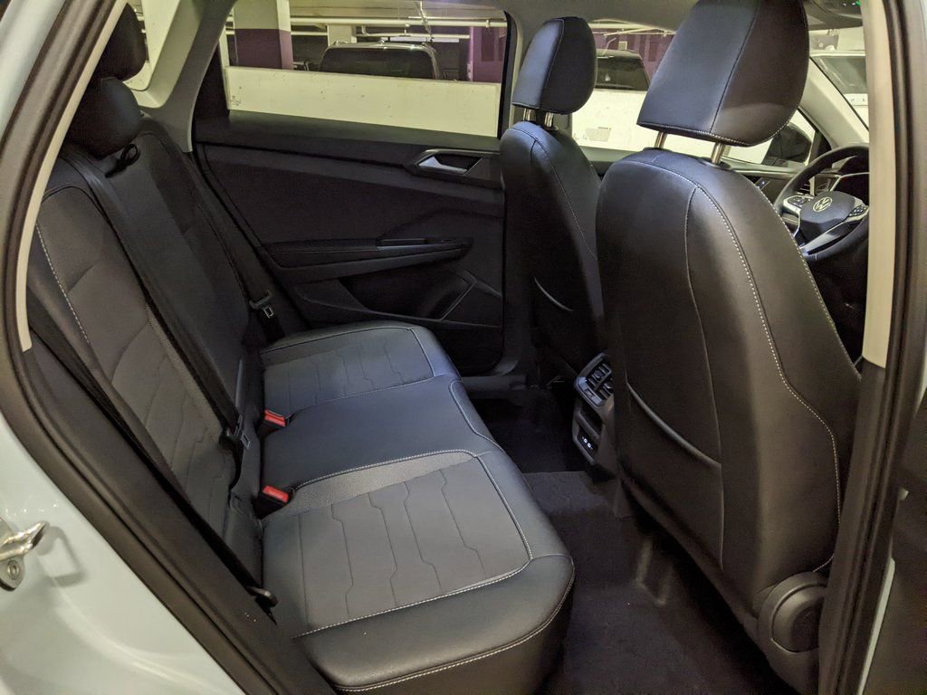New 2026 Volkswagen Taos SE FWD image 25