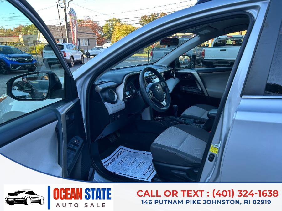 Used 2015 Toyota RAV4 LE image 9