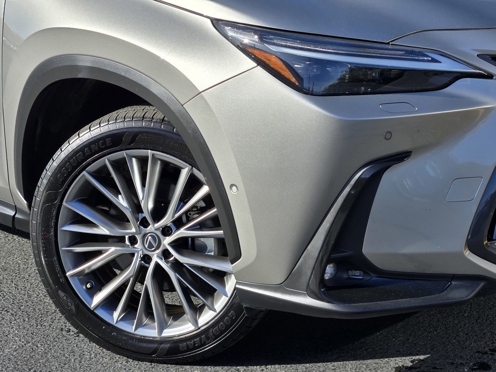 Used 2023 Lexus NX 350h AWD w/ Vision Package image 9