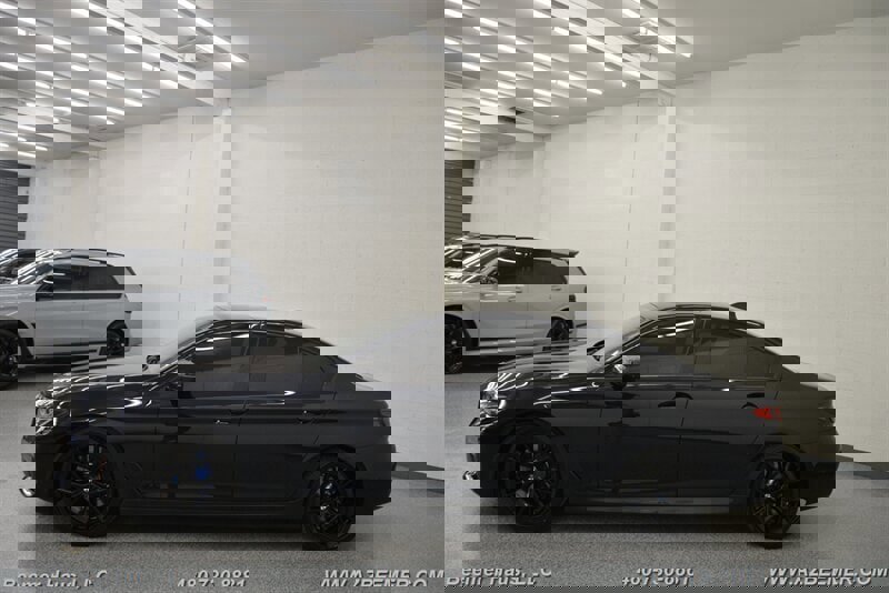 Used 2022 BMW M550i xDrive w/ Executive Package image 4
