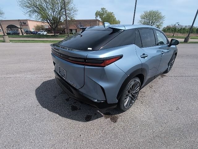 Used 2023 Lexus RZ 450e Premium w/ Accessory Package (2T) image 5