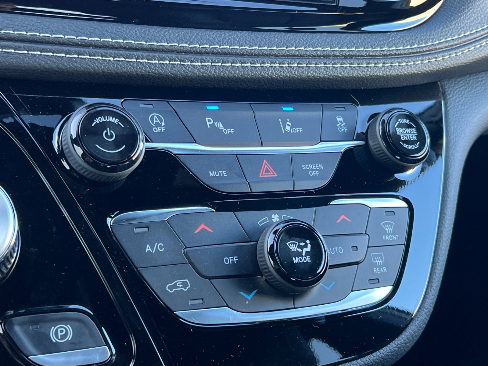 New 2026 Chrysler Pacifica Select image 21