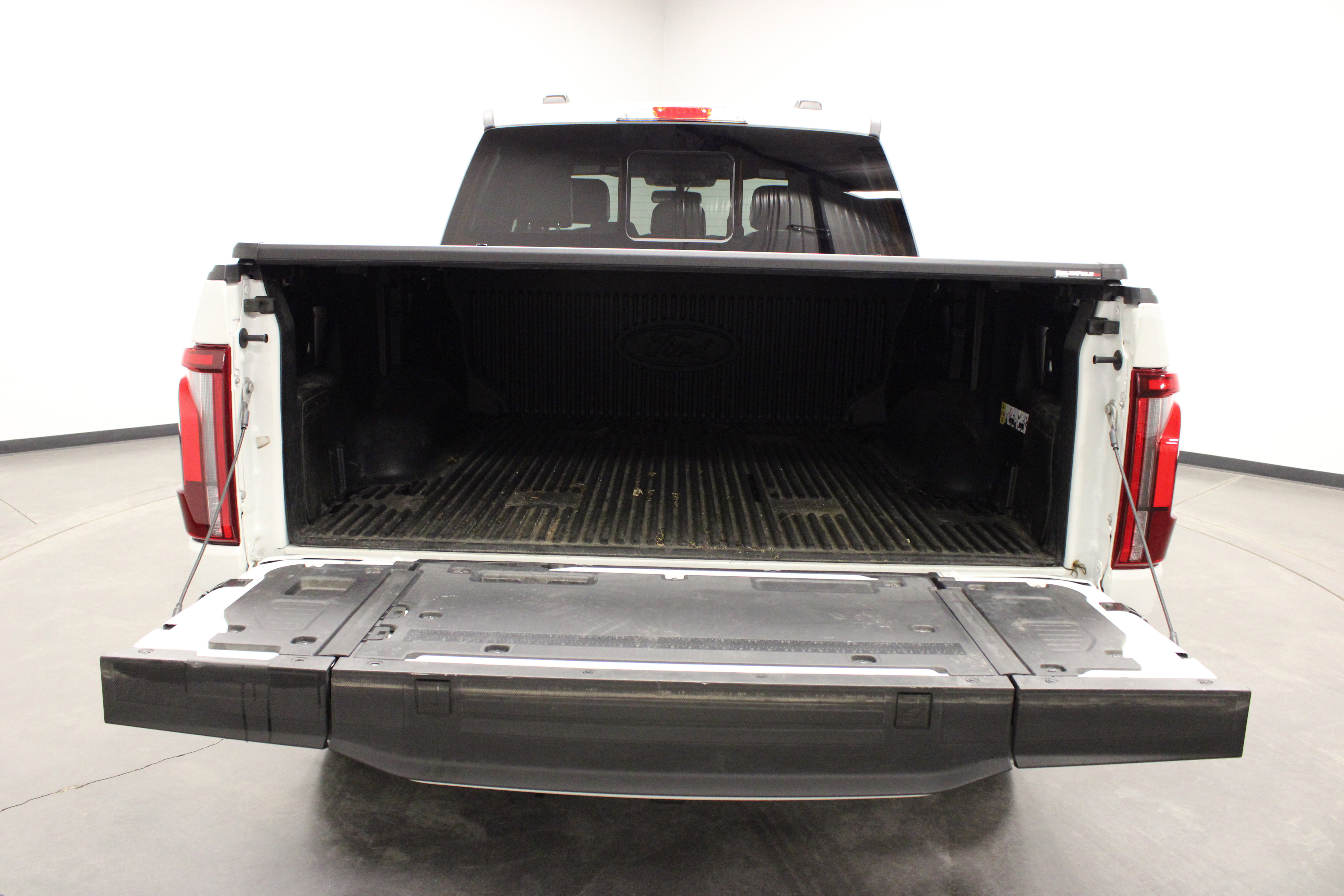 Used 2025 Ford F150 Lariat w/ Equipment Group 502A High AWD/4WD image 15