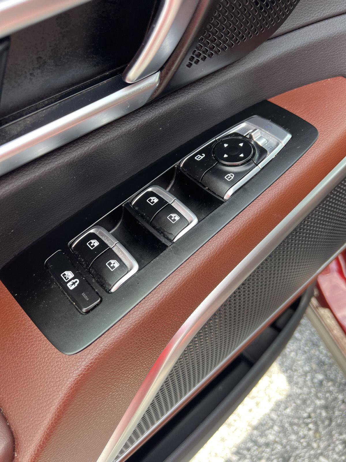 Used 2024 Kia Telluride EX w/ EX Captain's Chair Package image 12