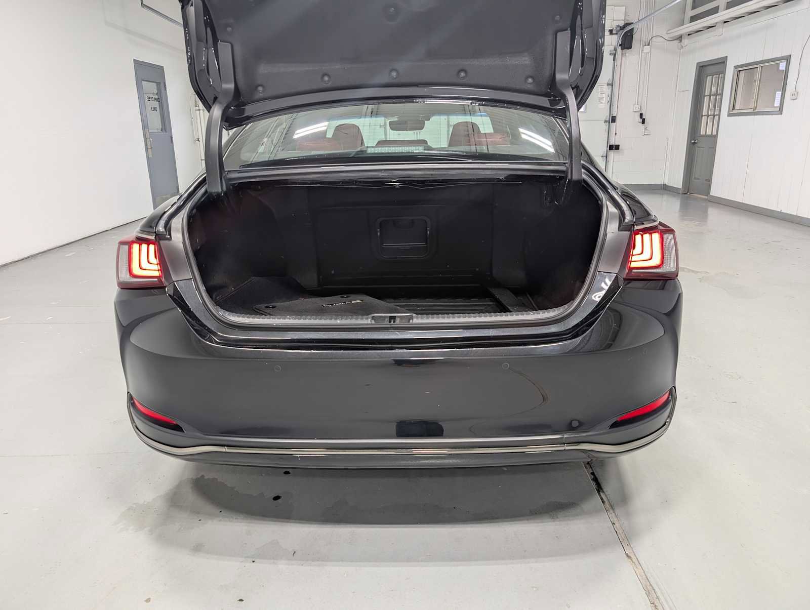 Used 2021 Lexus ES 250 F Sport w/ Accessory Package image 41