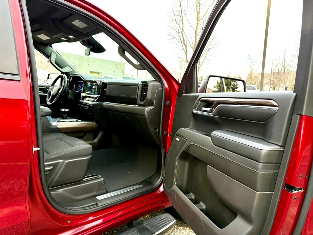 Used 2024 Chevrolet Silverado 1500 RST w/ Convenience Package II AWD/4WD image 25