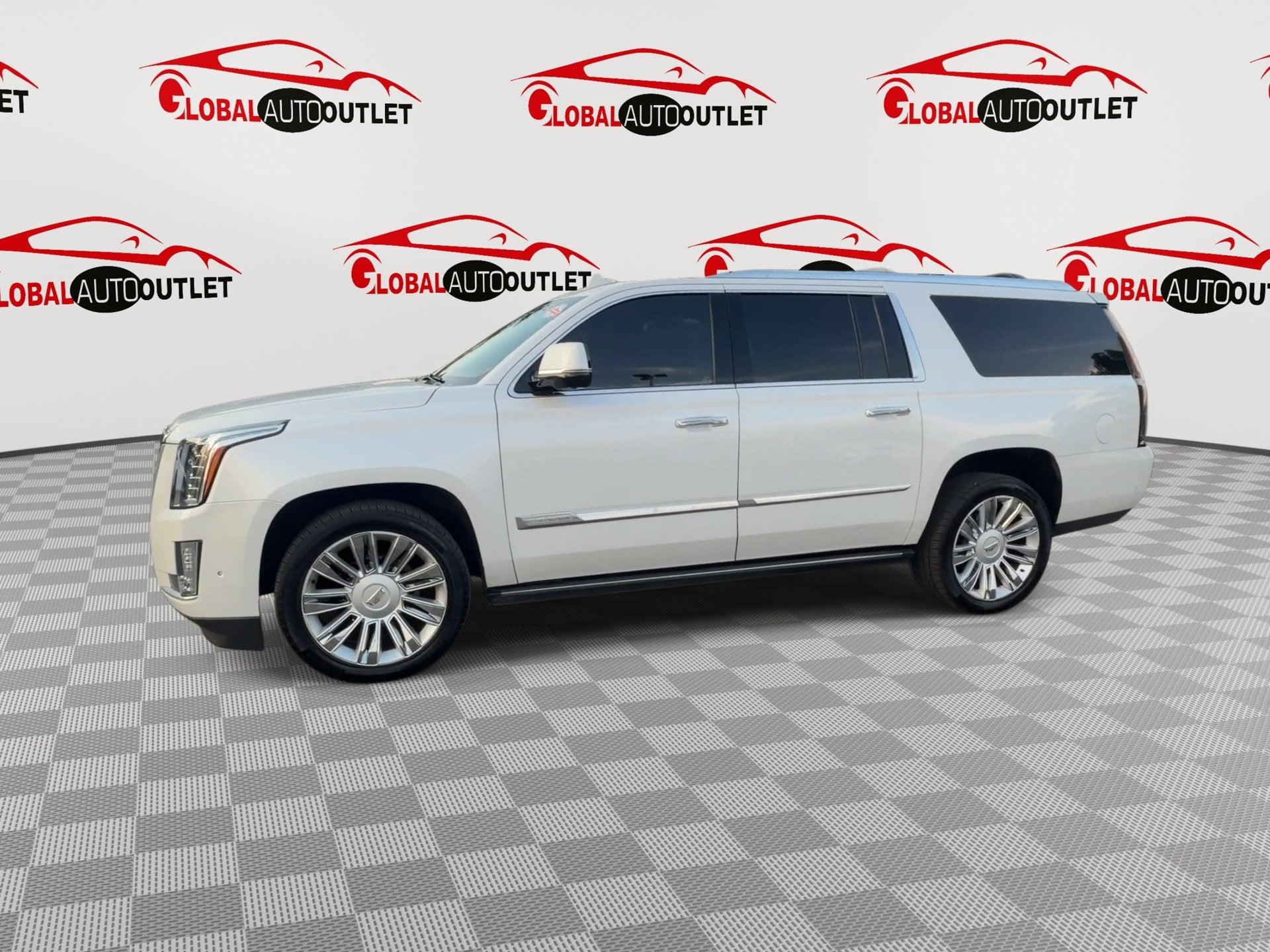Used 2017 Cadillac Escalade ESV Platinum AWD/4WD image 4